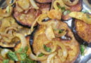 Berenjenas fritas con cebollas