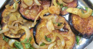 Berenjenas fritas con cebollas