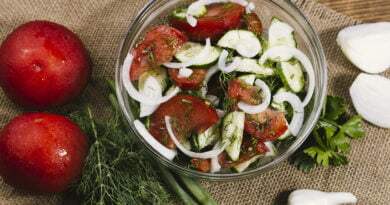 Ensalada de tomate y cebolla