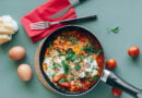 Huevos en salsa de tomate