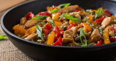 Pollo en salsa de sésamo y calabaza