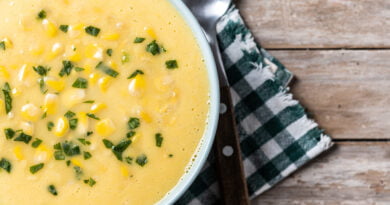 Sopa de elote con queso